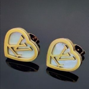 Silver or Gold Luxury Pearl White Heart Earrings